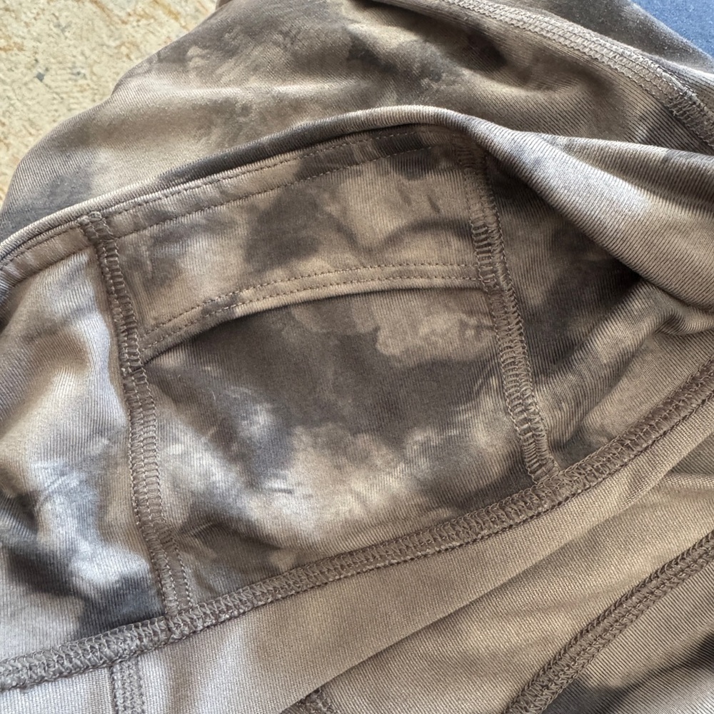 Athleta Women's Flower Print Leggings in Black and Gray - Picture 8 of 8